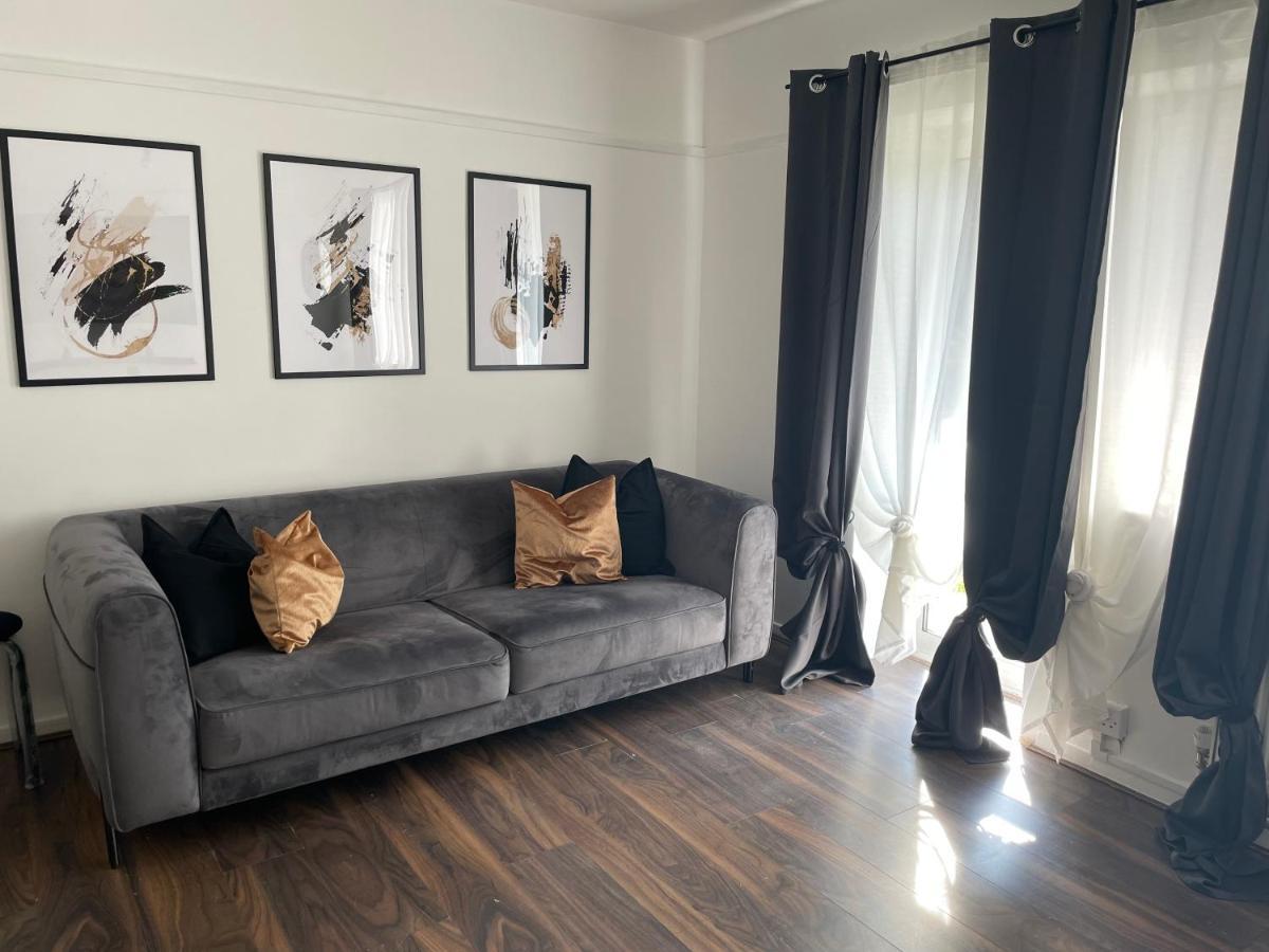 Lovely 2Bedroom 4Mins From Wimbledon Station London Exterior photo